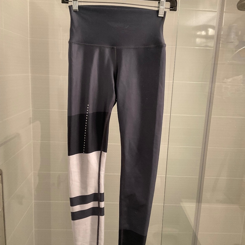 *Rare* ALO Yoga Leggings